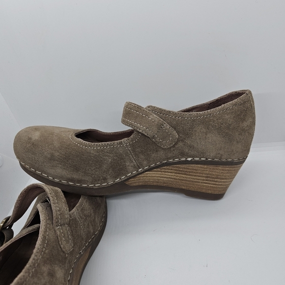 Dansko tan taupe suede Sandra mary jane wedges size 41 - Picture 7 of 10